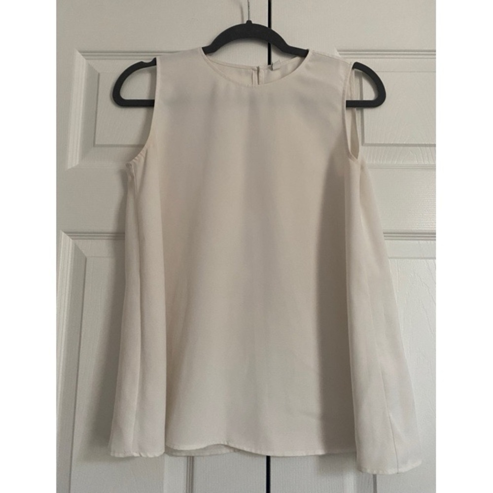 Uniqlo top